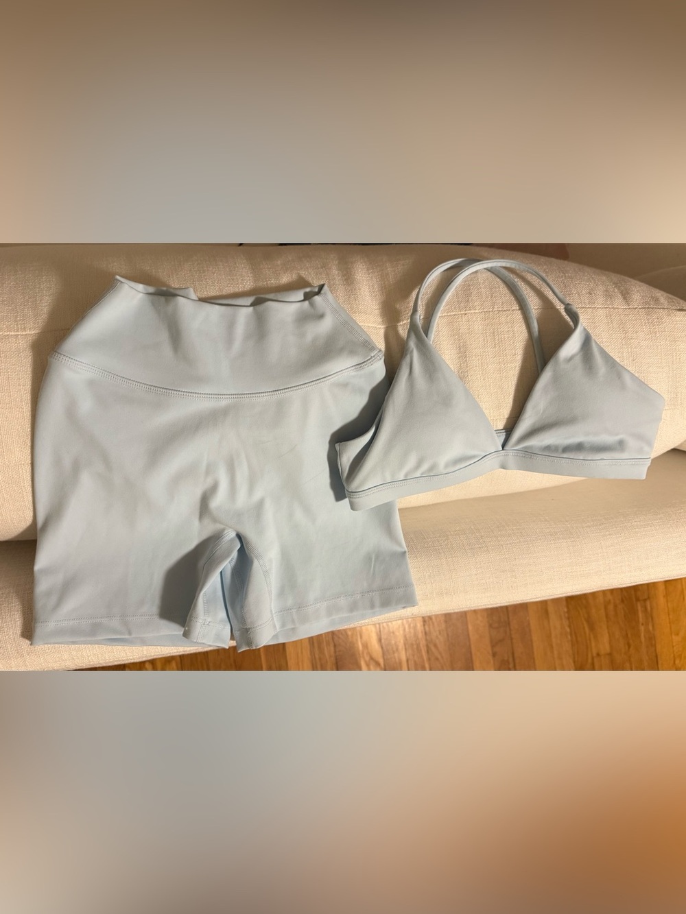 CSB Form Noa Crop & Invisible Scrunch Shorts 4”